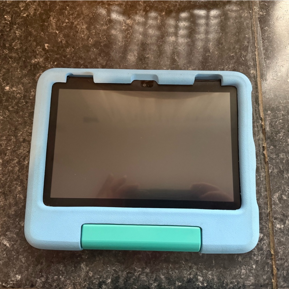 Amazon tablets - Picture 4 of 4